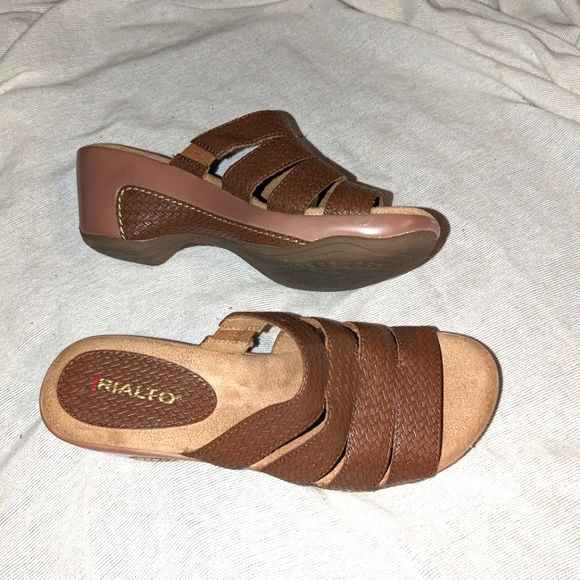 Rialto Sandals - Picture 4 of 7